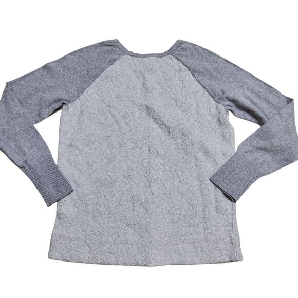 ⚖️🇬🇪🔹️Bass Gray & Metallic Silver Floral Knit Long Sleeve Sweater Large - Picture 2 of 8